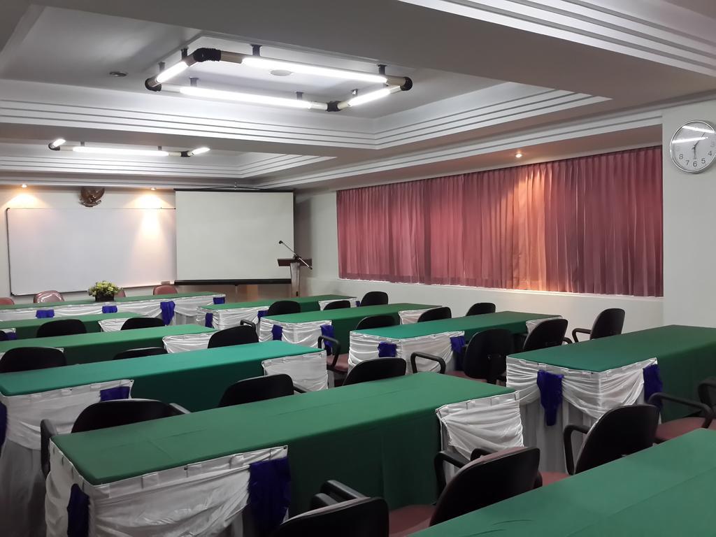 Reddoorz Plus Near Kebayoran Baru Blok S Jakarta Luaran gambar