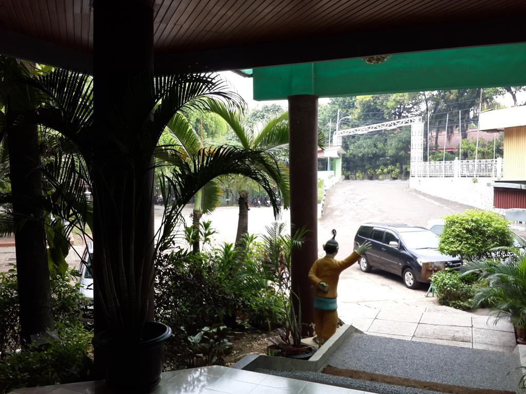 Reddoorz Plus Near Kebayoran Baru Blok S Jakarta Luaran gambar