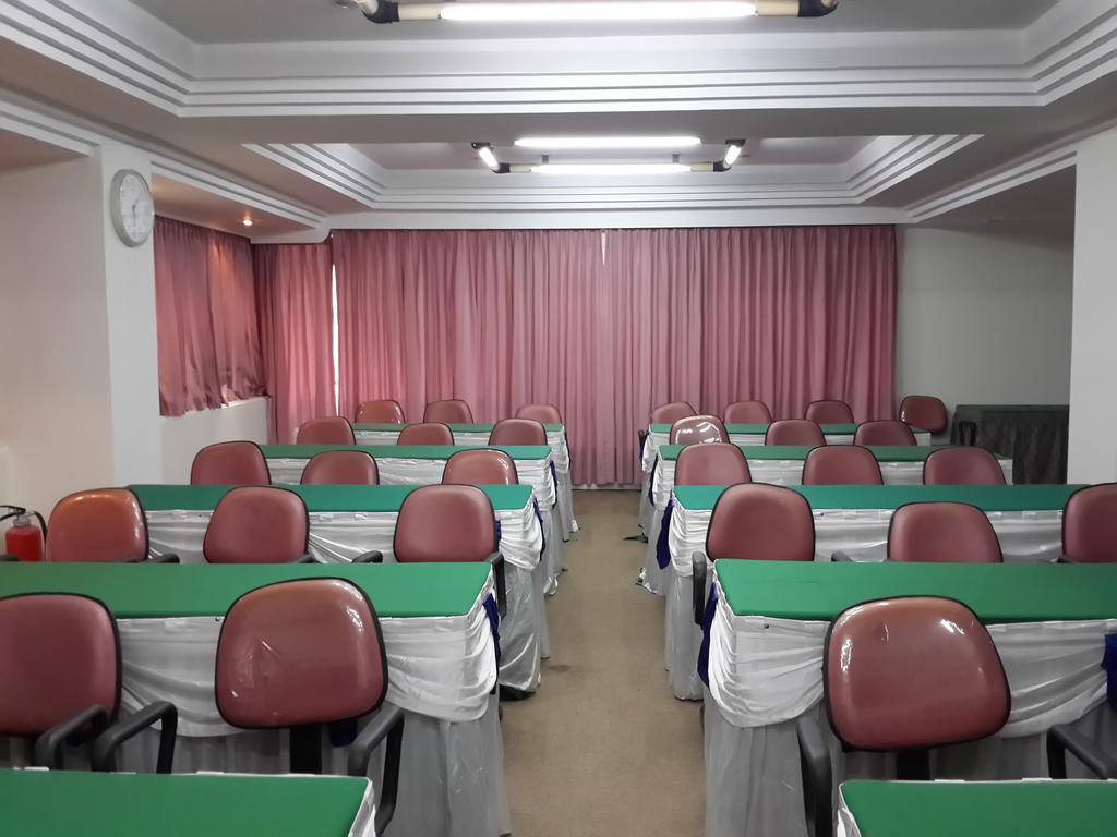 Reddoorz Plus Near Kebayoran Baru Blok S Jakarta Luaran gambar