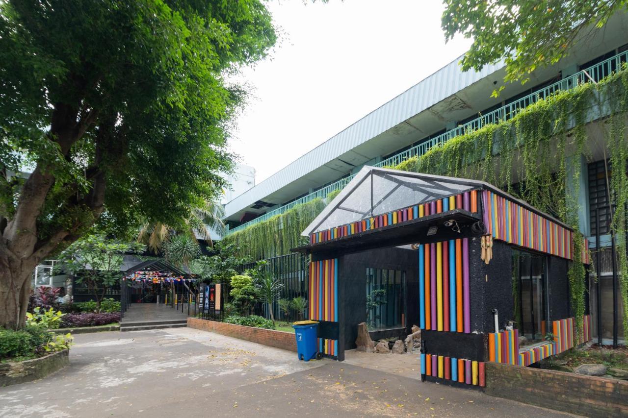Reddoorz Plus Near Kebayoran Baru Blok S Jakarta Luaran gambar