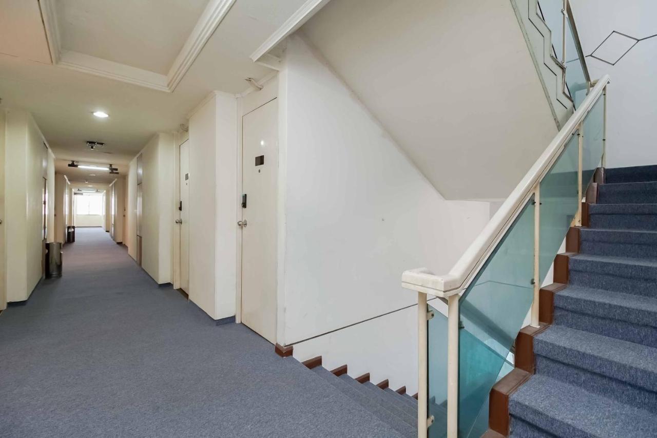 Reddoorz Plus Near Kebayoran Baru Blok S Jakarta Luaran gambar